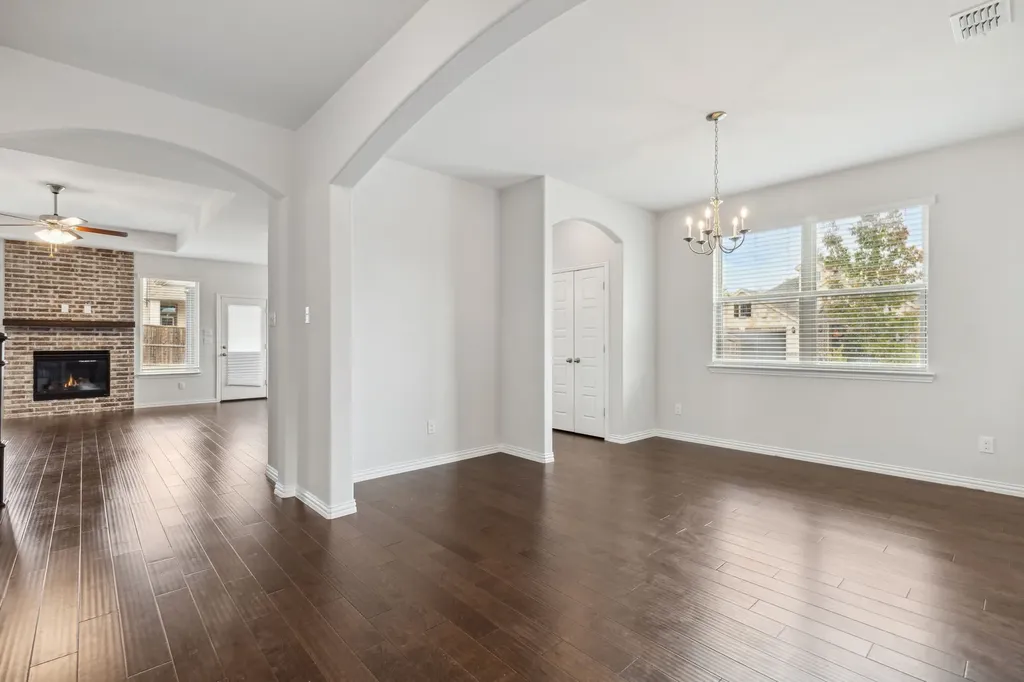 1833 Meadow Trail Lane Aubrey TX 76227