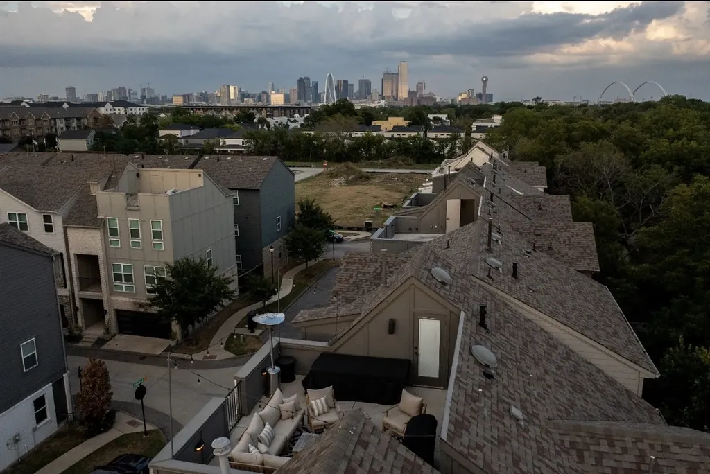 1450 Elevado Drive Dallas TX 75212