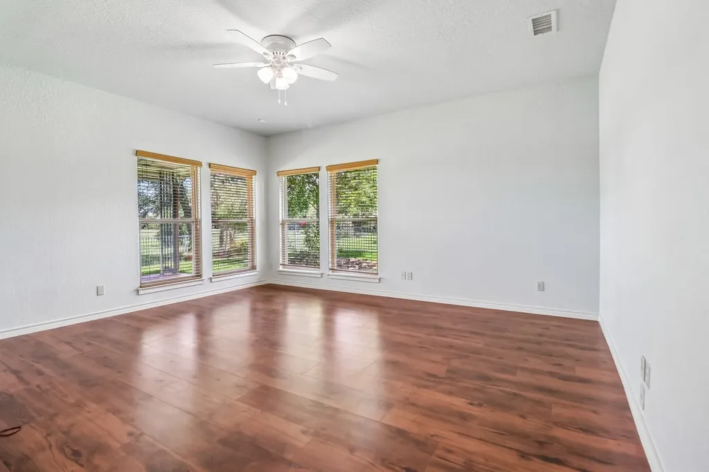 824 Havenwood Lane S Fort Worth TX 76112