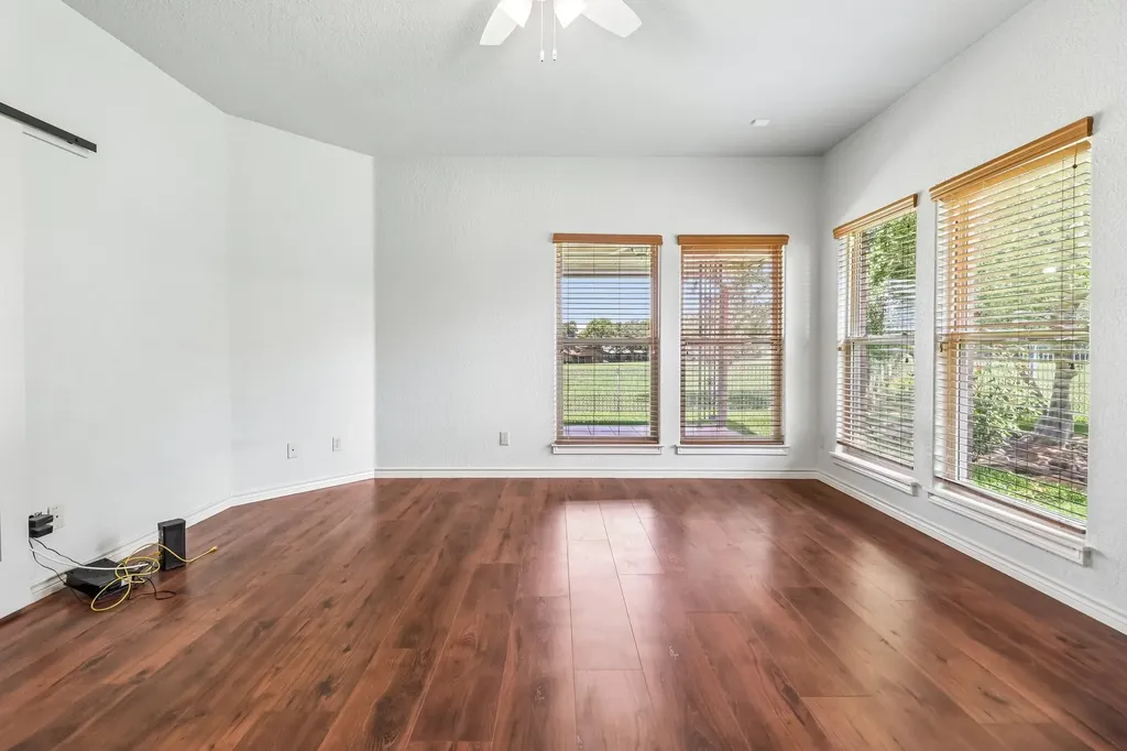 824 Havenwood Lane S Fort Worth TX 76112