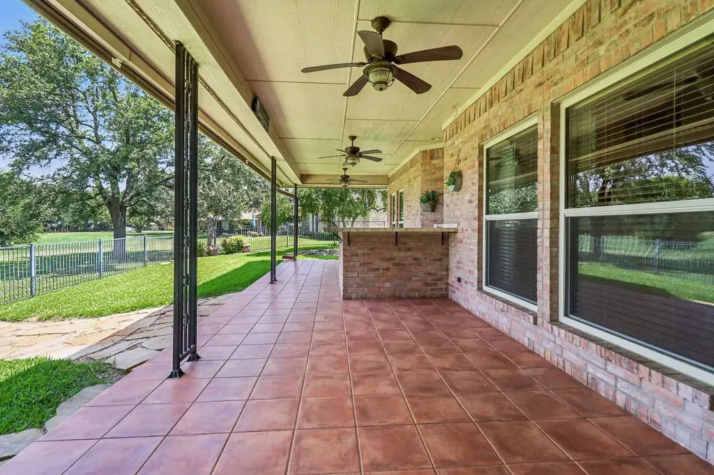 824 Havenwood Lane S Fort Worth TX 76112