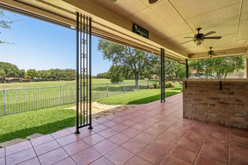 824 Havenwood Lane S Fort Worth TX 76112