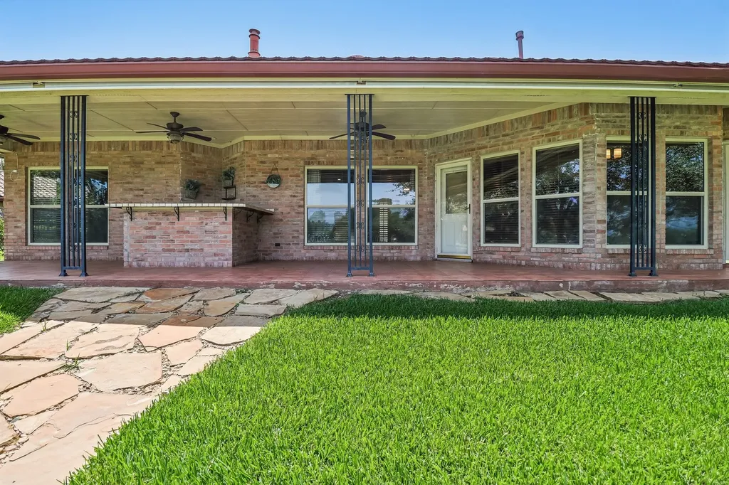 824 Havenwood Lane S Fort Worth TX 76112