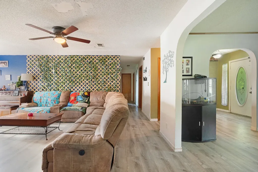 2640 3 Rd St SE Paris TX 75460