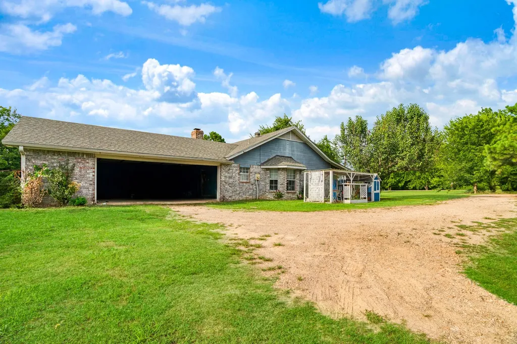 2640 3 Rd St SE Paris TX 75460