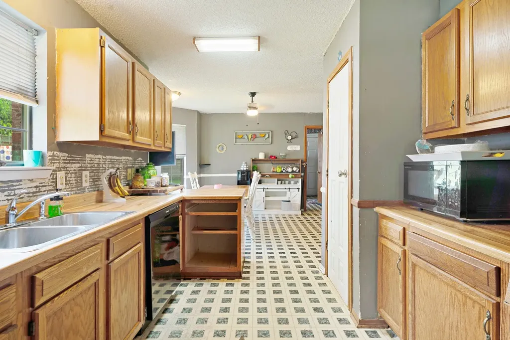 2640 3 Rd St SE Paris TX 75460