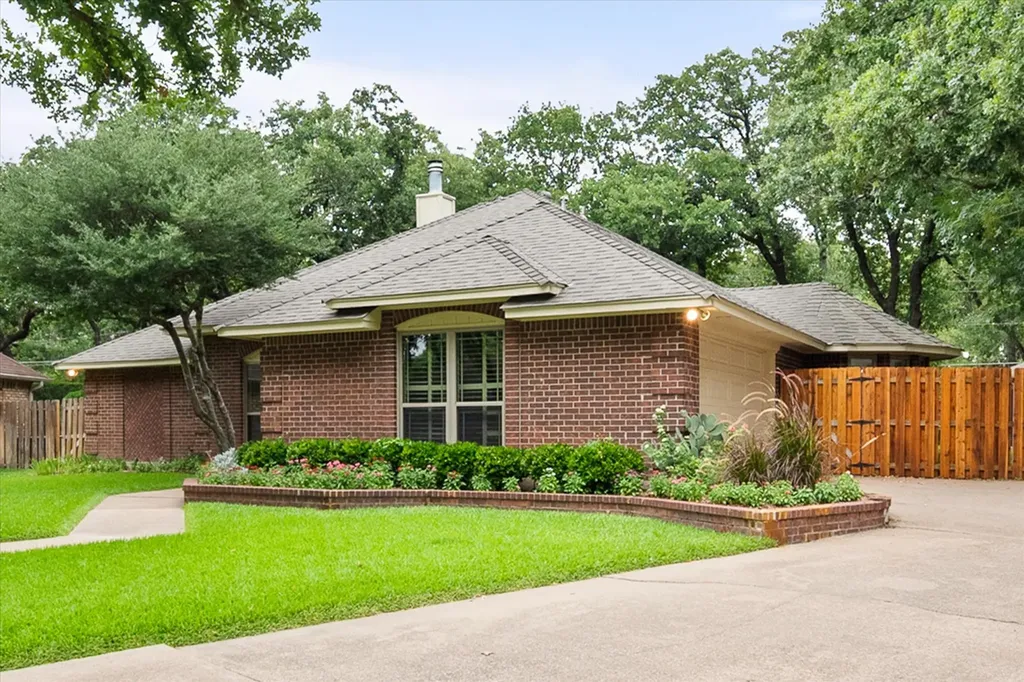 2403 Oak Shadow Court Arlington TX 76017