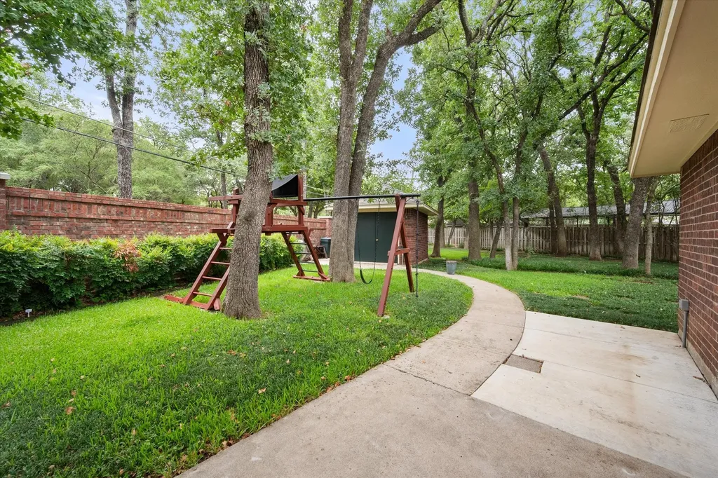 2403 Oak Shadow Court Arlington TX 76017