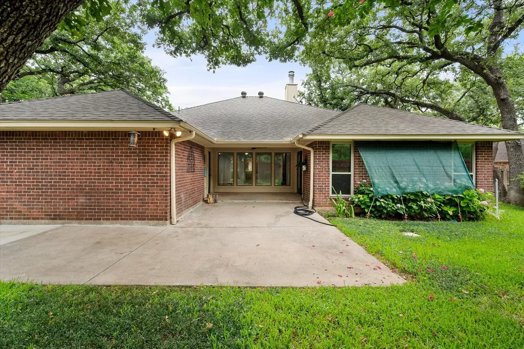 2403 Oak Shadow Court Arlington TX 76017