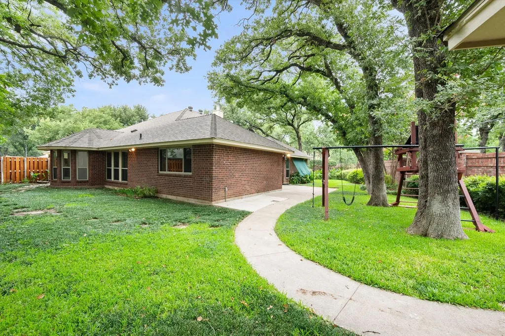 2403 Oak Shadow Court Arlington TX 76017