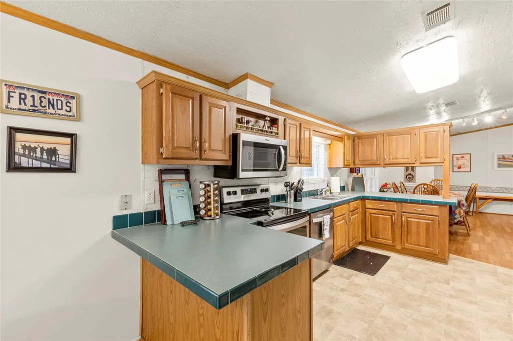 10245 Northlake Circle Kemp TX 75143