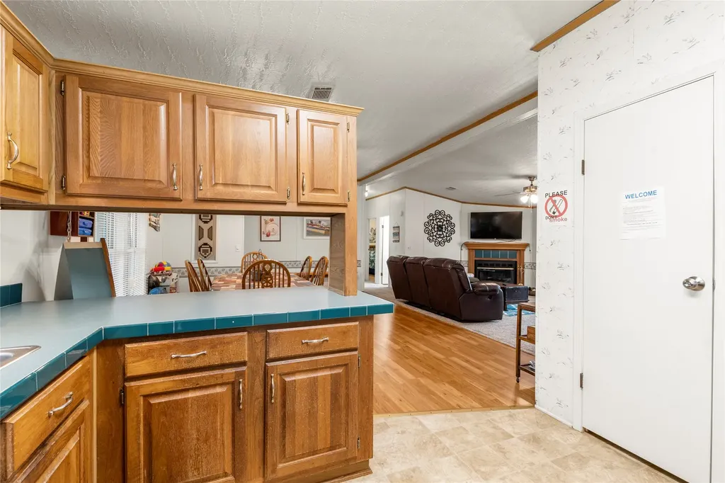 10245 Northlake Circle Kemp TX 75143