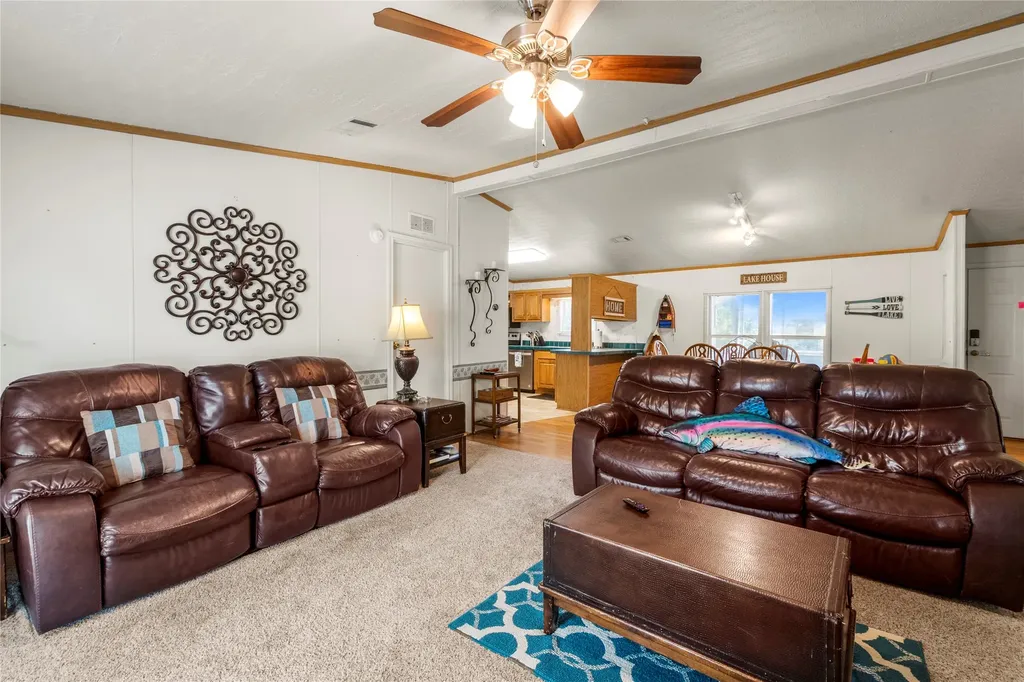 10245 Northlake Circle Kemp TX 75143