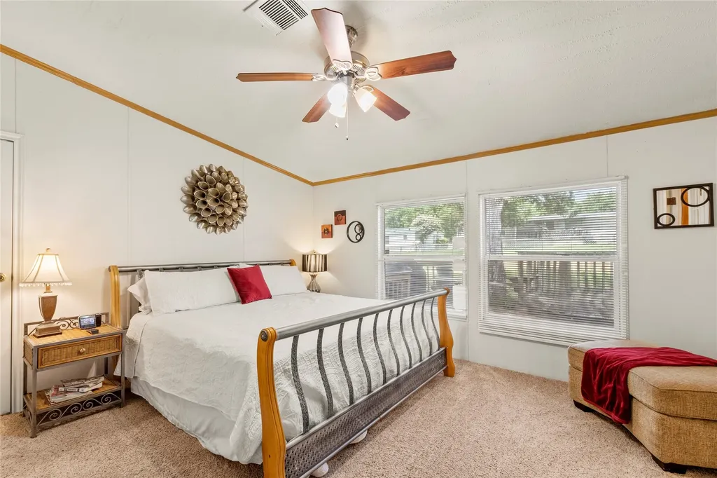 10245 Northlake Circle Kemp TX 75143
