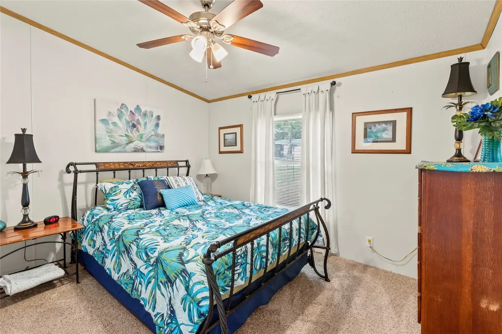 10245 Northlake Circle Kemp TX 75143