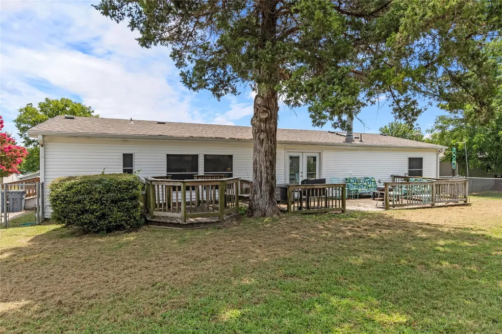 10245 Northlake Circle Kemp TX 75143