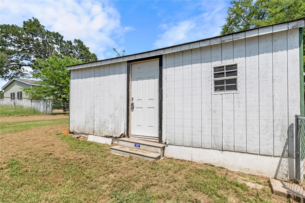 10245 Northlake Circle Kemp TX 75143