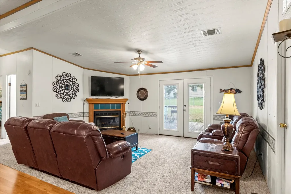 10245 Northlake Circle Kemp TX 75143