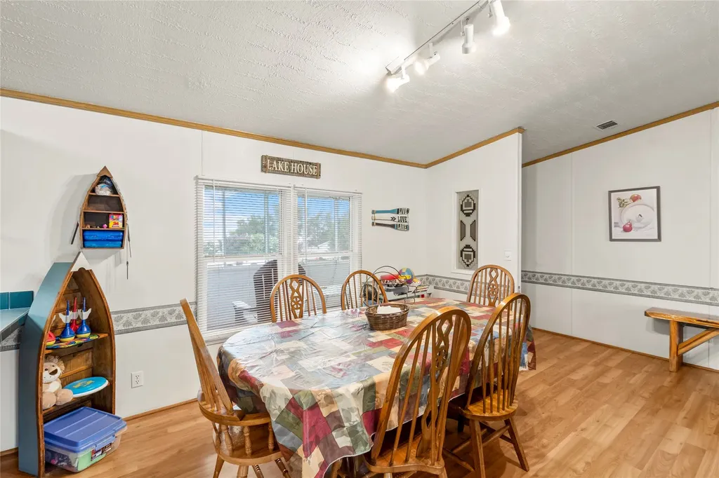 10245 Northlake Circle Kemp TX 75143