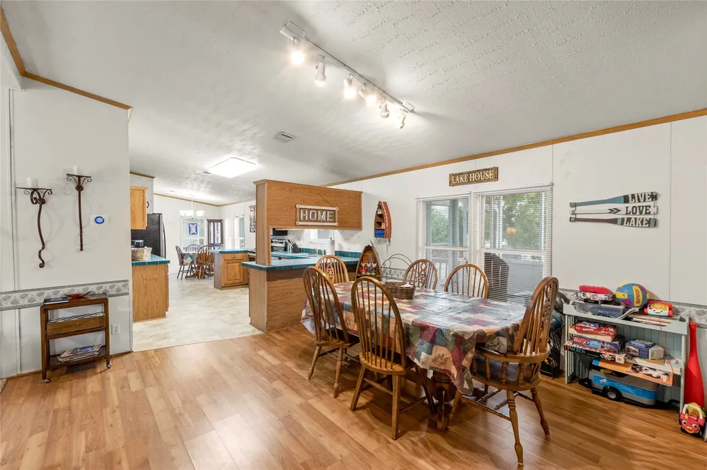 10245 Northlake Circle Kemp TX 75143