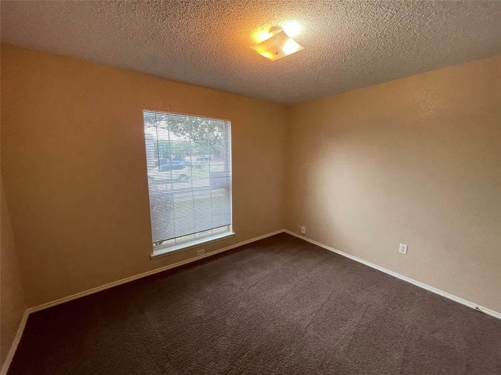 3316 Knoll Trail Balch Springs TX 75180