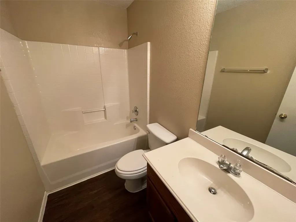 3316 Knoll Trail Balch Springs TX 75180