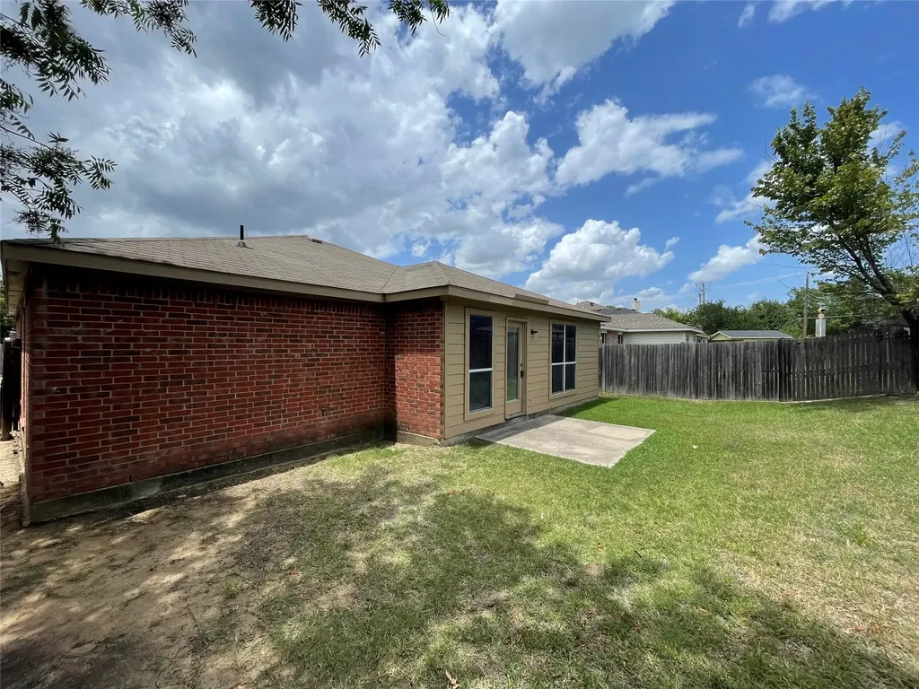 3316 Knoll Trail Balch Springs TX 75180