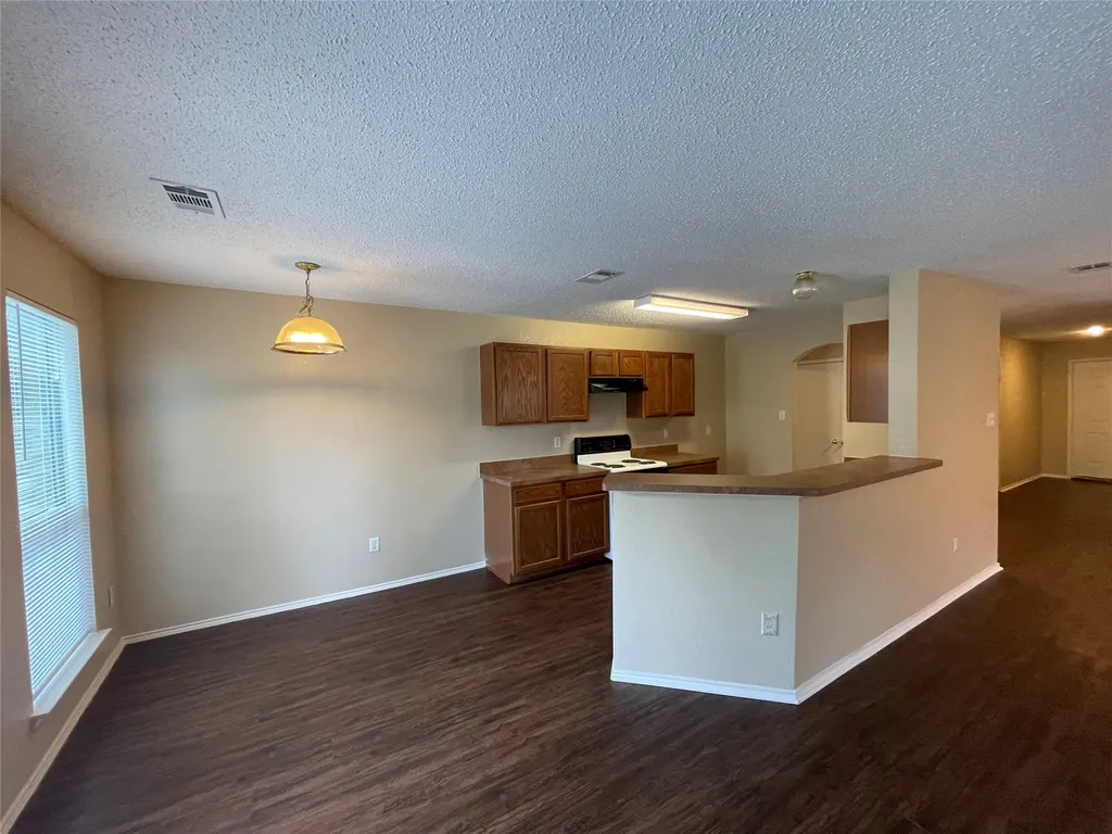 3316 Knoll Trail Balch Springs TX 75180