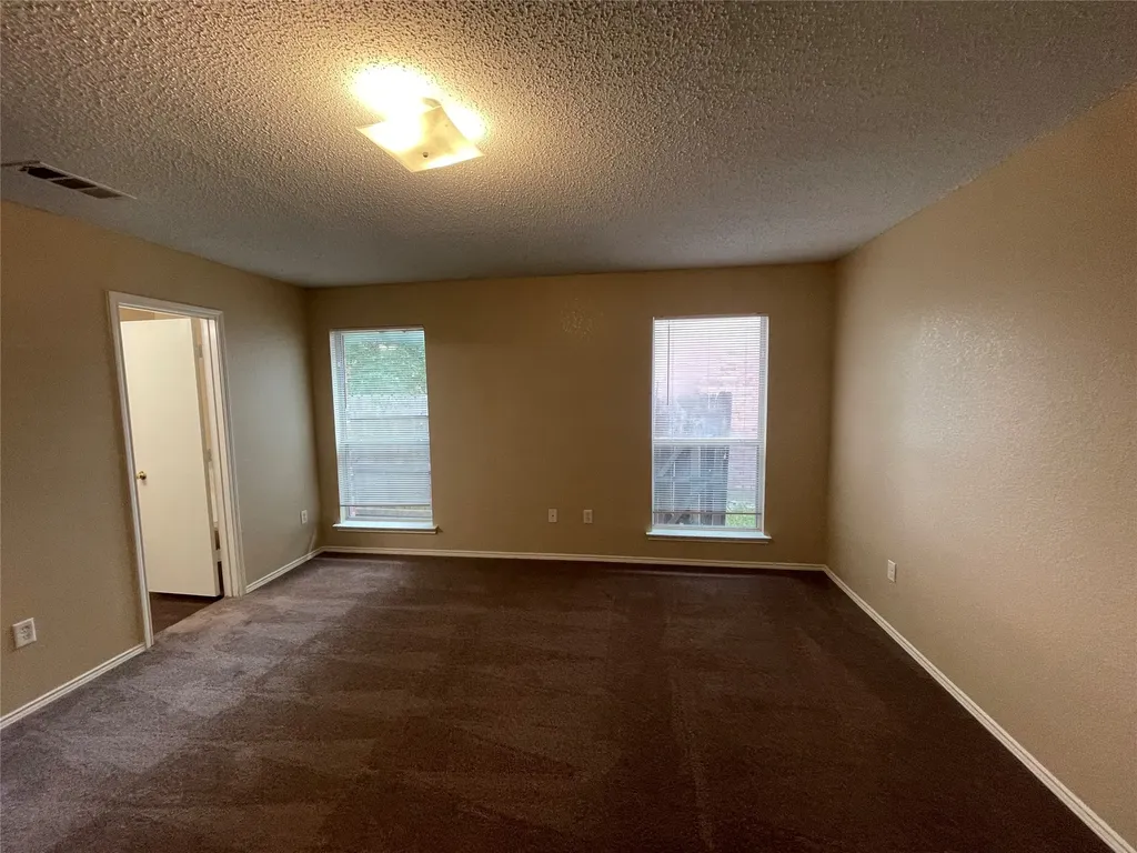 3316 Knoll Trail Balch Springs TX 75180