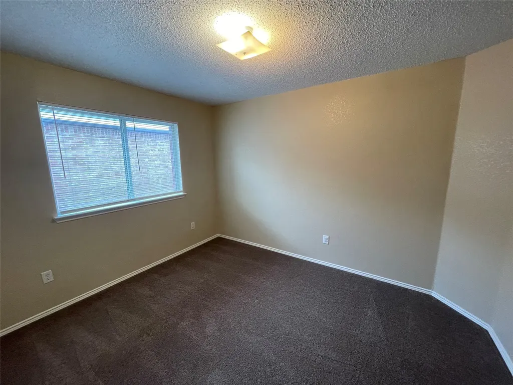 3316 Knoll Trail Balch Springs TX 75180