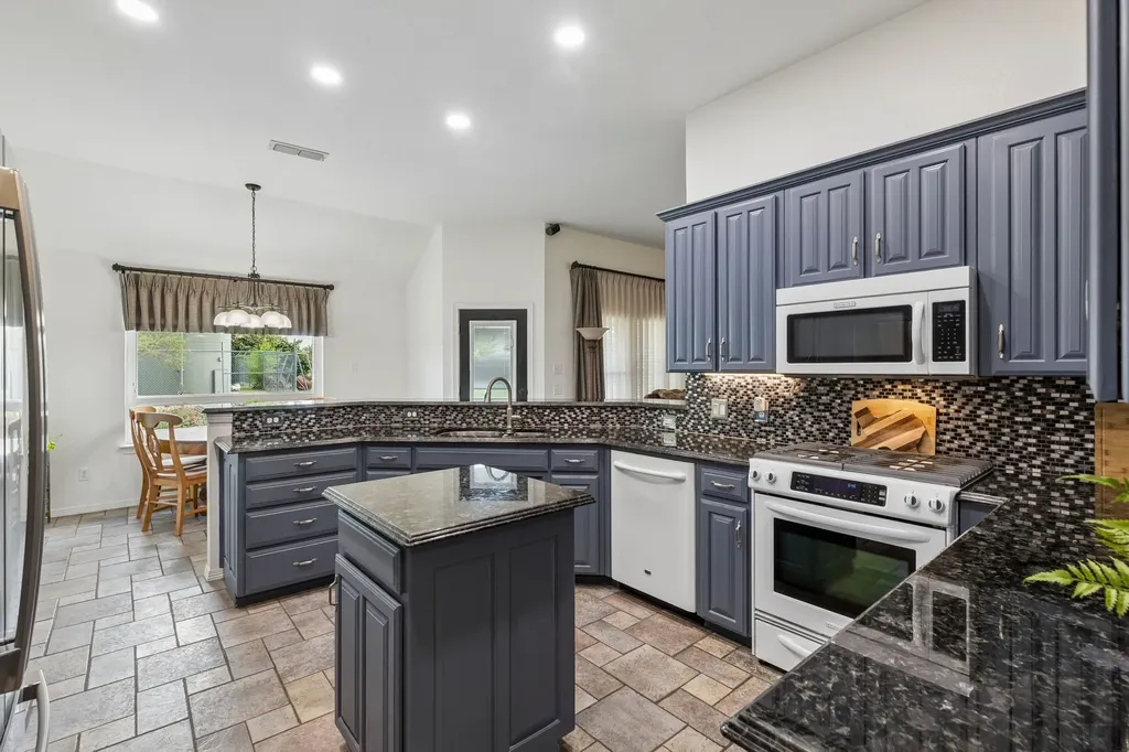 1901 Saw Tooth Court Haslet TX 76052