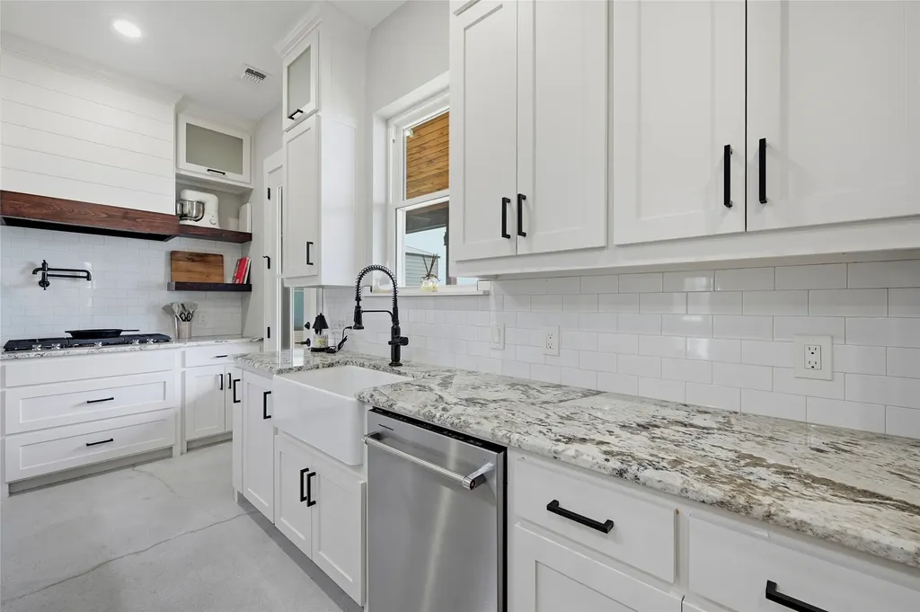 119 Arkansas Road Sadler TX 76264