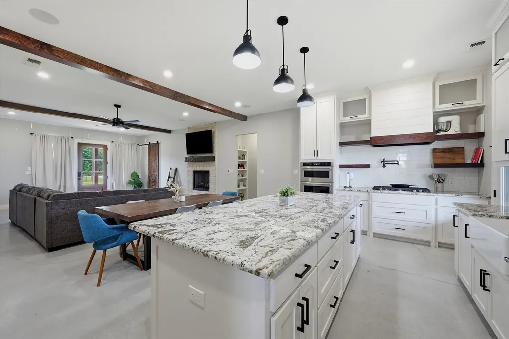 119 Arkansas Road Sadler TX 76264