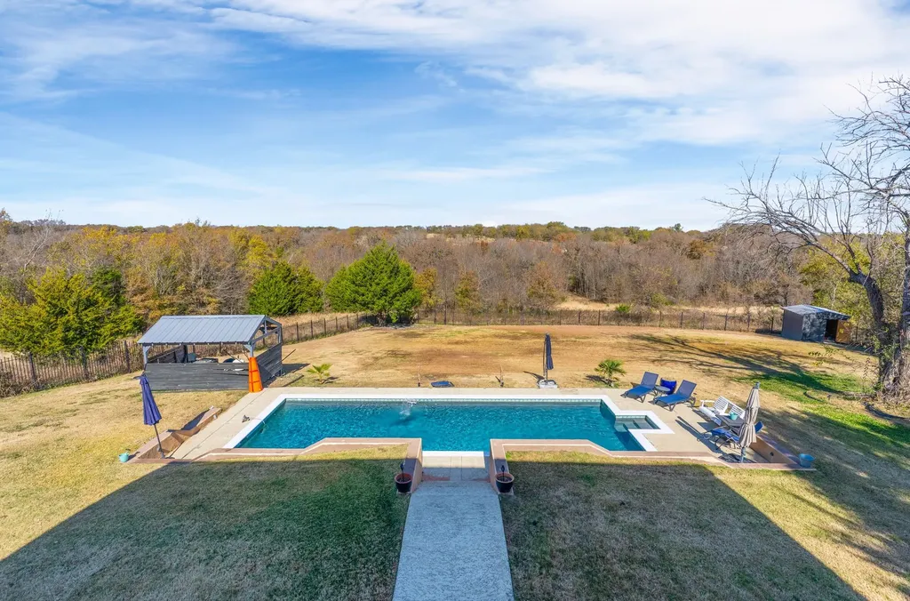 7811 Fm 902 Sherman TX 75092