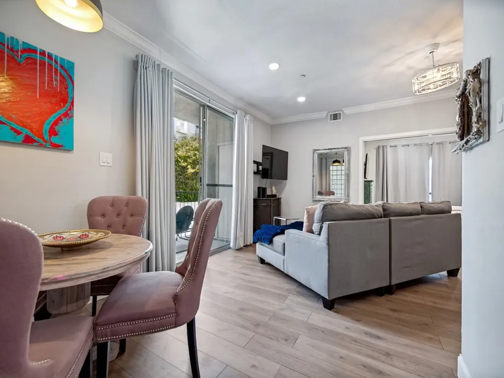4221 Cole Avenue Dallas TX 75205