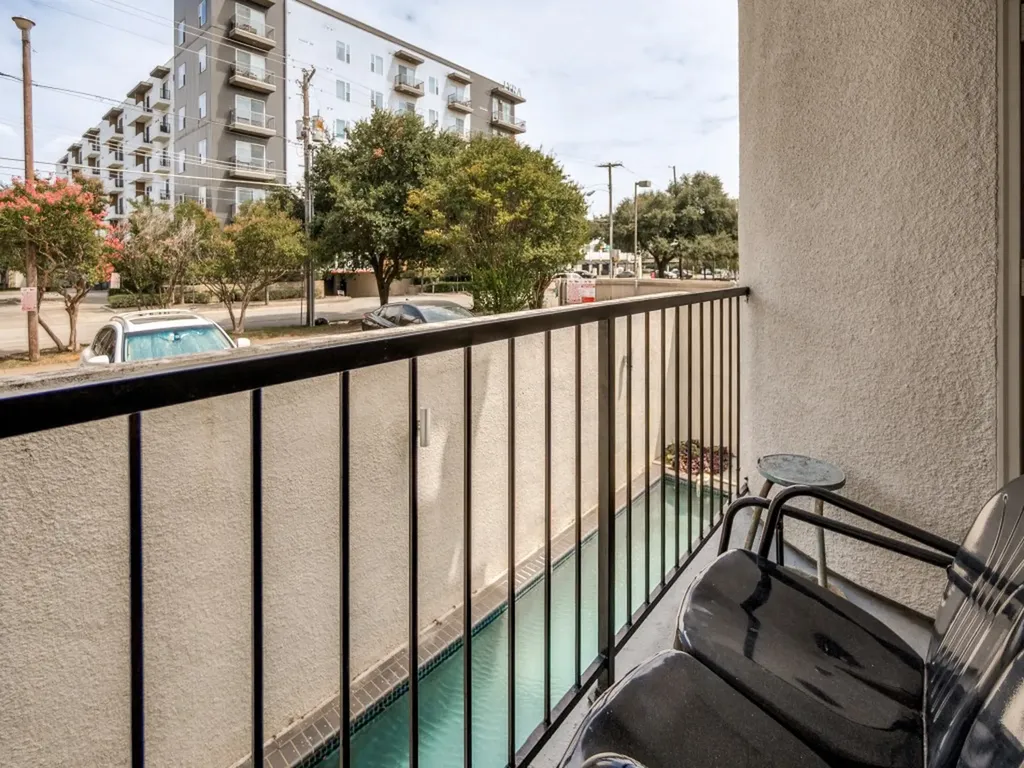 4221 Cole Avenue Dallas TX 75205