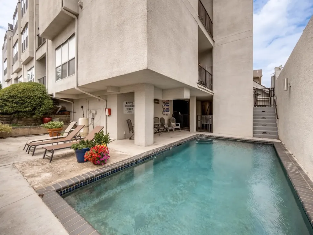 4221 Cole Avenue Dallas TX 75205