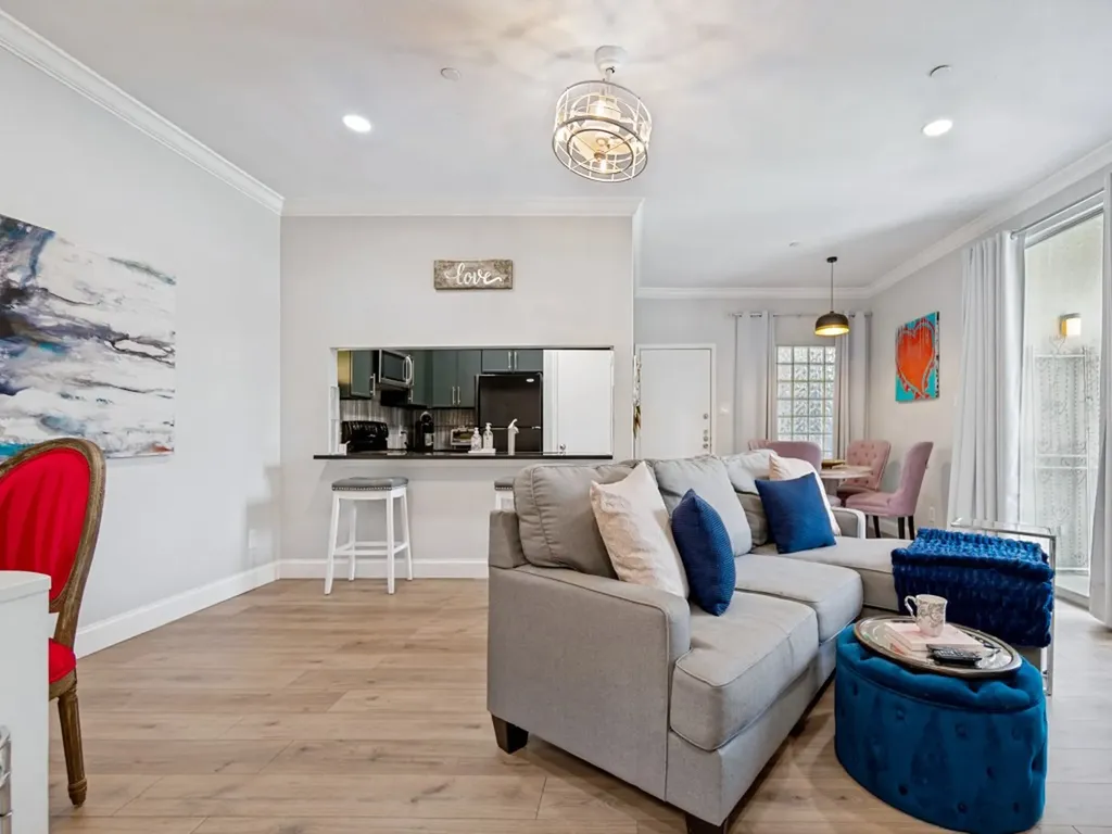 4221 Cole Avenue Dallas TX 75205