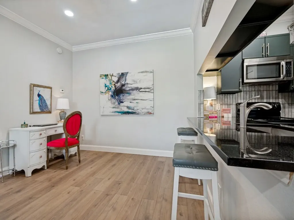 4221 Cole Avenue Dallas TX 75205