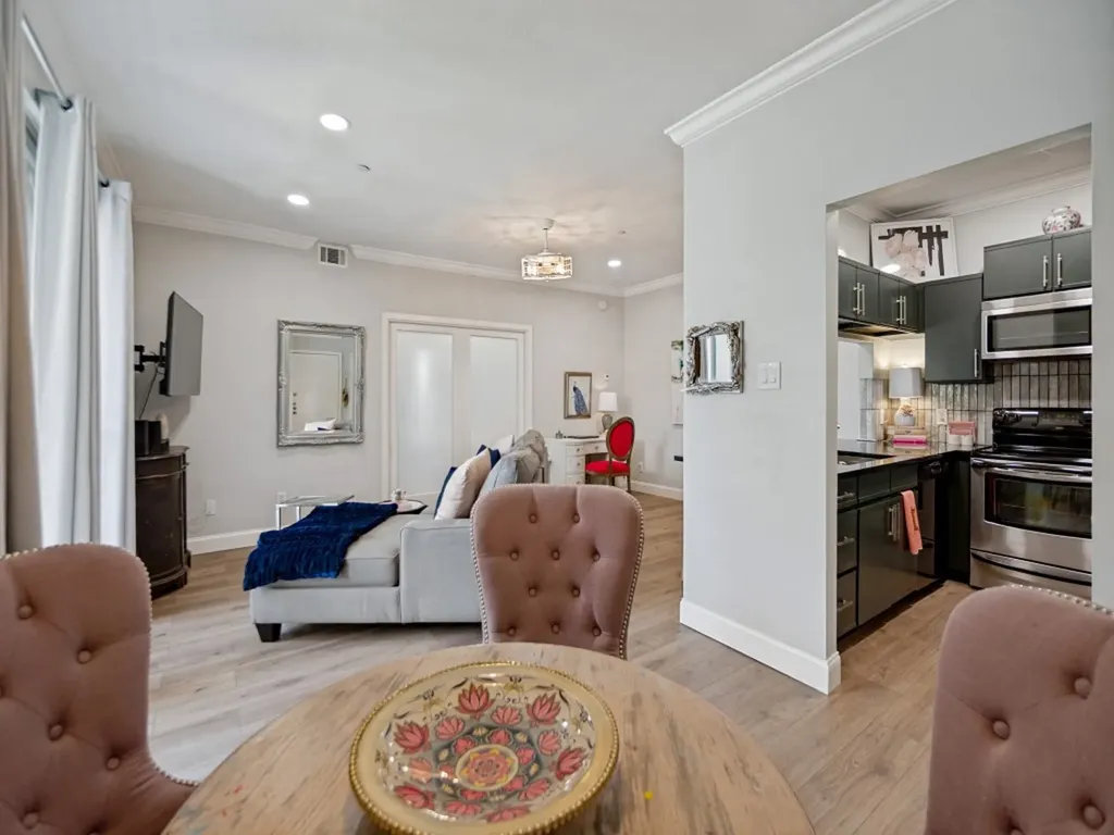 4221 Cole Avenue Dallas TX 75205