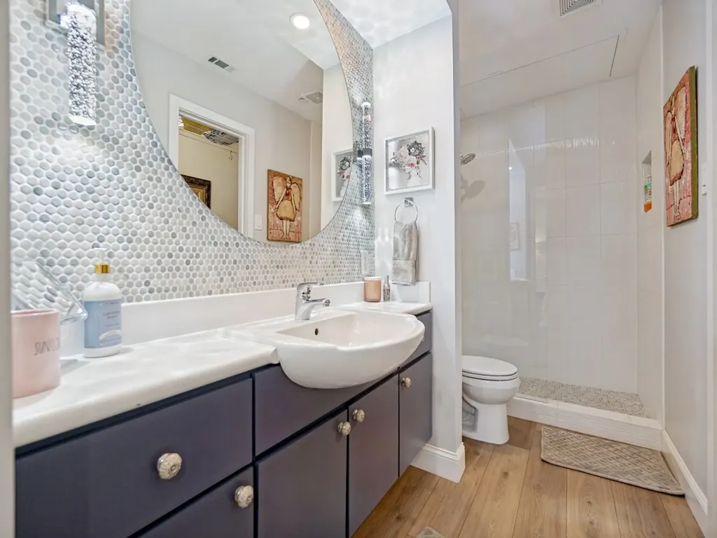4221 Cole Avenue Dallas TX 75205