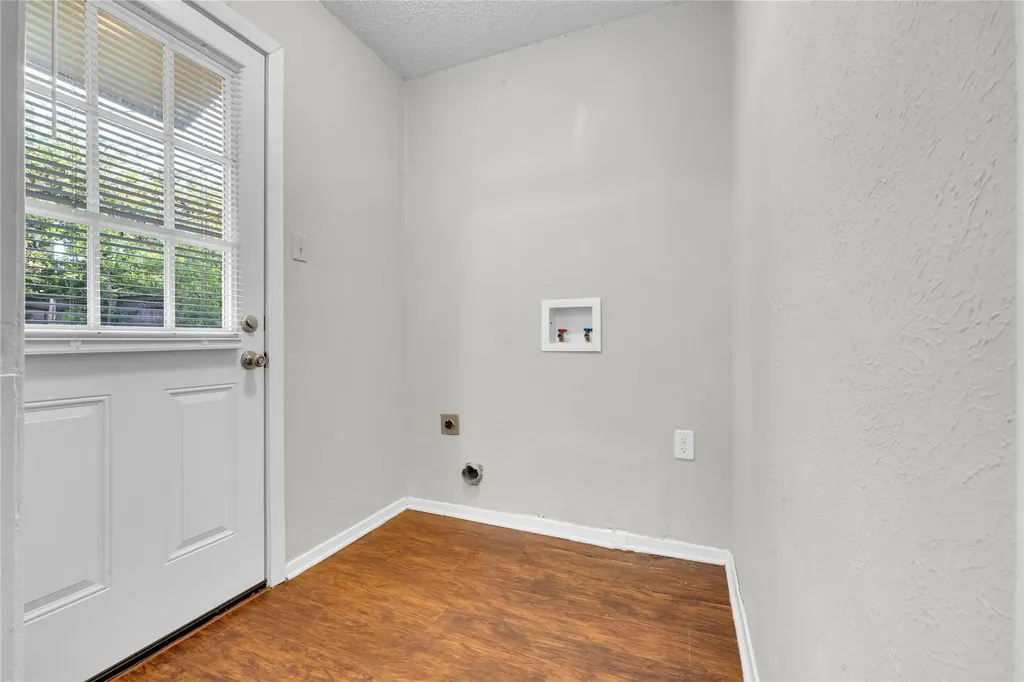 6075 Lalagray Lane Watauga TX 76148