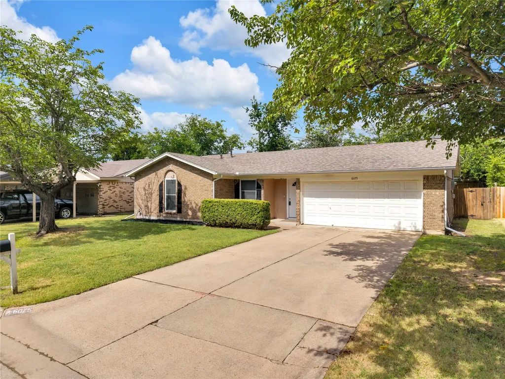 6075 Lalagray Lane Watauga TX 76148