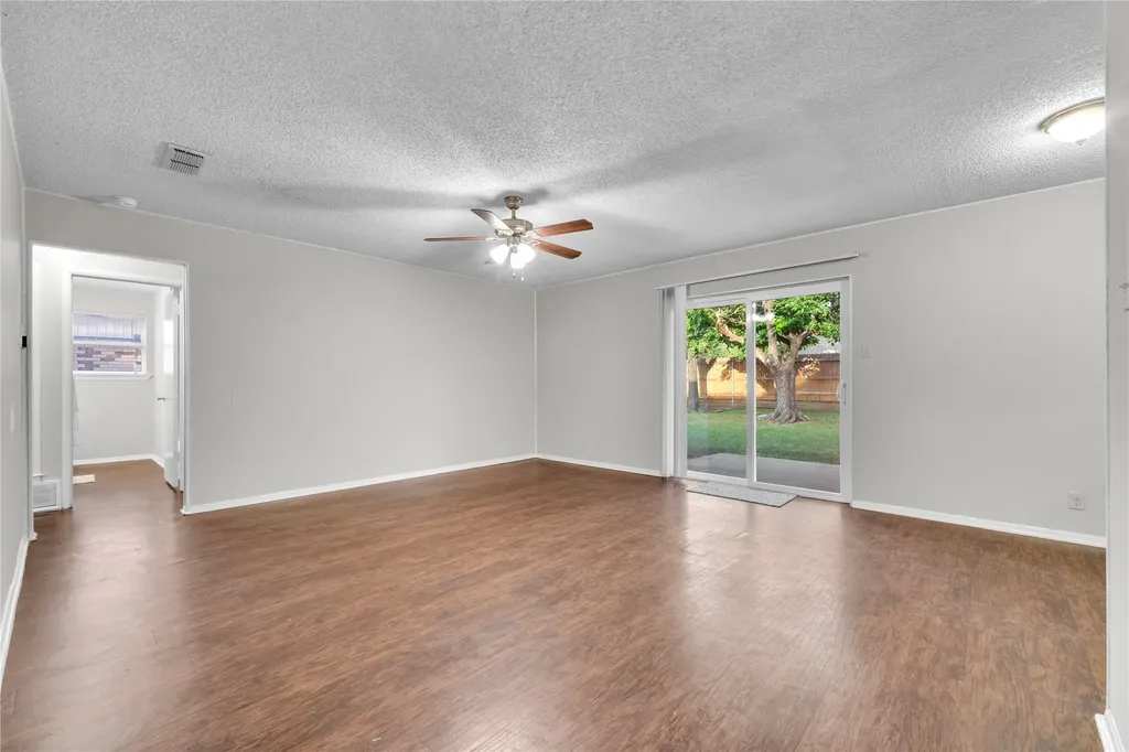 6075 Lalagray Lane Watauga TX 76148