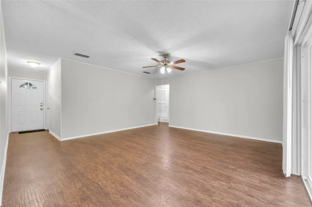 6075 Lalagray Lane Watauga TX 76148
