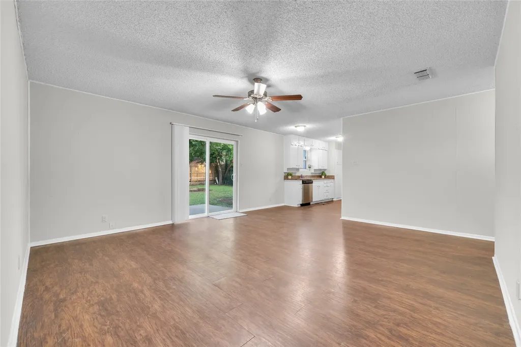 6075 Lalagray Lane Watauga TX 76148