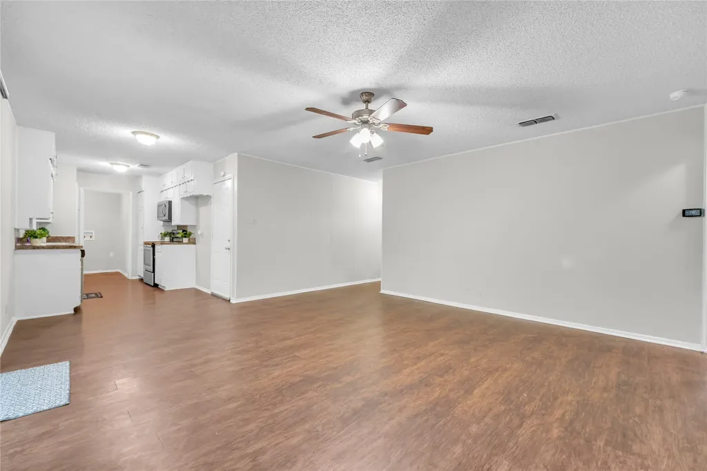 6075 Lalagray Lane Watauga TX 76148