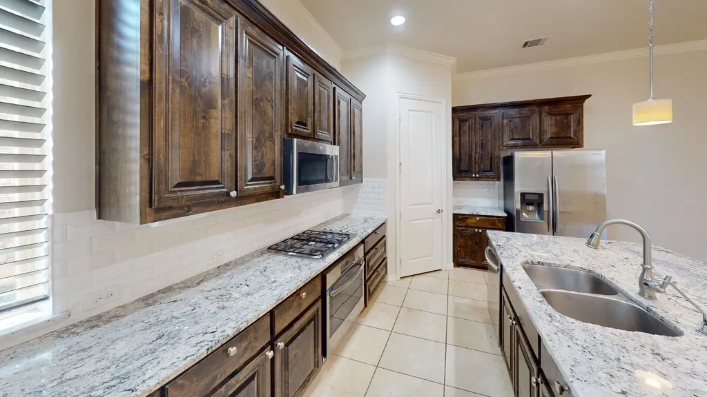 14712 Spitfire Trail Fort Worth TX 76262