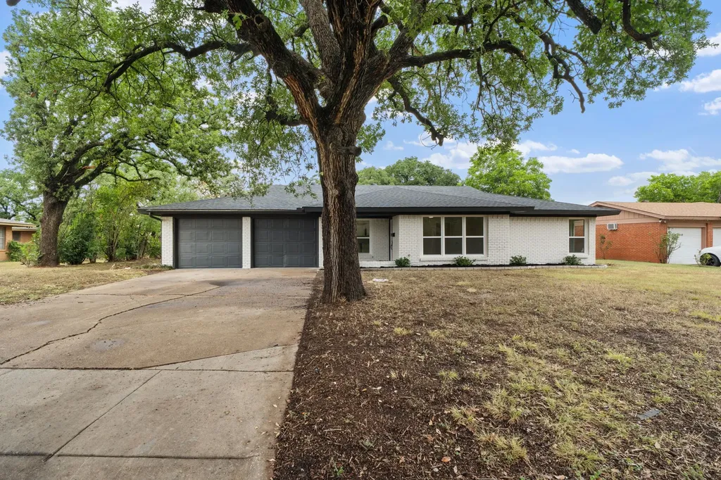 2805 Sarah Jane Lane Fort Worth TX 76119