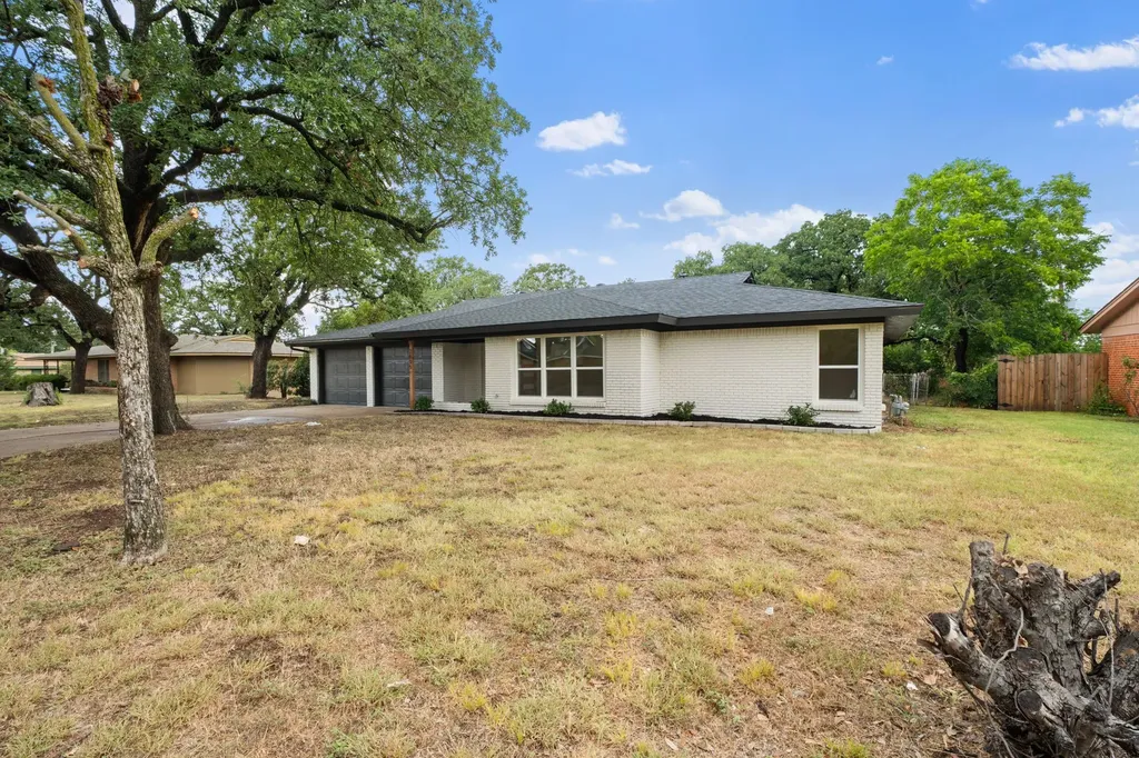 2805 Sarah Jane Lane Fort Worth TX 76119